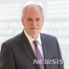 [서울=뉴시스]제프리 슐라겐하우프 경제협력개발기구 사무차장(사진=문화체육관광부 제공)2020.12.09 photo@newsis.com