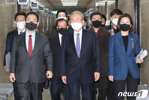 '민경욱·김진태 교체' 당무감사 논란에 김종인 반응