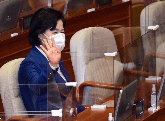 법무부는 추미애 장관 부임 이후 2005년부터 이어져온 공소장 공개 관행을 깨고 비공개 방침을 고수하고 있다. 이에 유족이 없는 사건에서라도 공소장을 공개해야 하는 것 아니냐는 비판이 나온다. 사진=서동일 기자