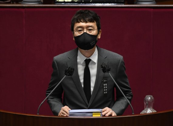 김웅, 박영선 시민 지지연설 논란에 민주당이 민주당했다