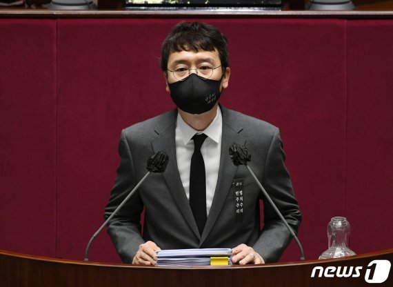 공수처 못막은 野 "끝까지 들춘다"…필리버스터·청문회 '출격'