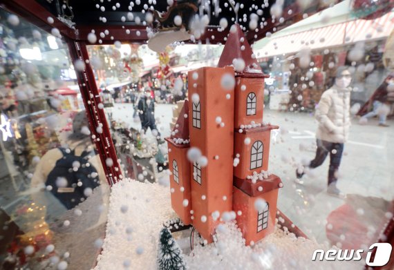 일요일 중부지방 눈에 한파까지 "도로주행 조심"