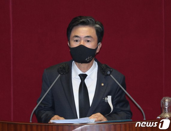 격해진 필리버스터…김태흠 "文 '협치' 발언, 野 엿먹으라는 얘기"
