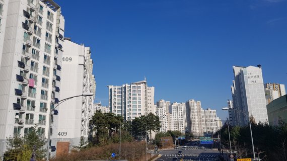 서울 강동구 강일동에 위치한 한 아파트 단지. 국토교통부가 지하철 9호선 4단계 기본계획을 승인하자 부동산 거래가 활기를 띄고 있다. 사진=최서영 인턴기자