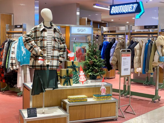 ‘백화점 얼굴=명품’ 공식 깬 롯데百, 2030 힙플레이스로