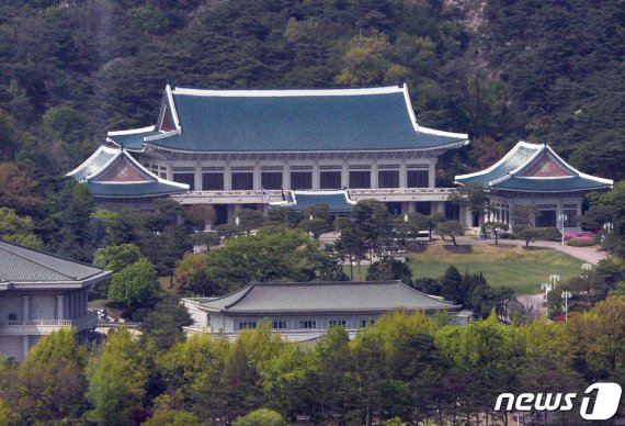 윤석열 행정소송에 靑 아직 행정소송을 내지 않았다