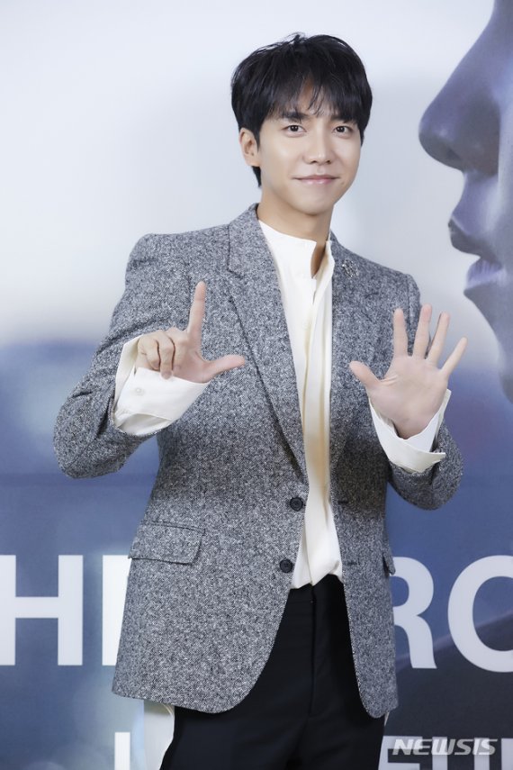 [서울=뉴시스]이승기. (사진=후크엔터테인먼트 제공) 2020.12.17. photo@newsis.com
