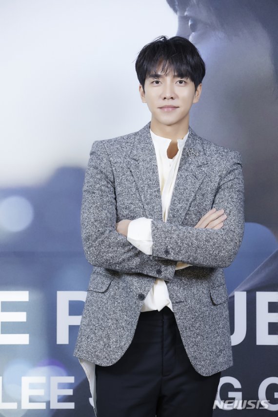 [서울=뉴시스]이승기. (사진=후크엔터테인먼트 제공) 2020.12.17. photo@newsis.com