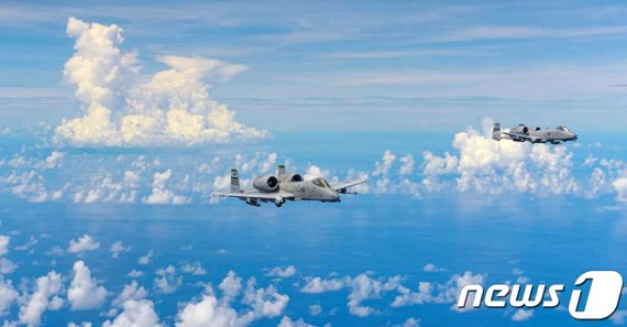 오산 공군기지에 배치된 주한미군 소속 A-10기가 지난 8월 3000여㎞ 떨어진 태평양 북마리아나제도에서 훈련을 하고 복귀했다. 2020.8.25/뉴스1