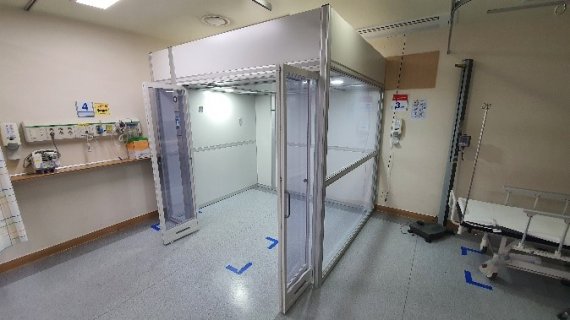 단국대학교의료원에 설치된 우정바이오 ‘모듈형 음압격리병상’ 모습/사진=우정바이오
