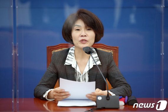 한정애 더불어민주당 정책위의장. 2020.10.20/뉴스1 © News1 성동훈 기자