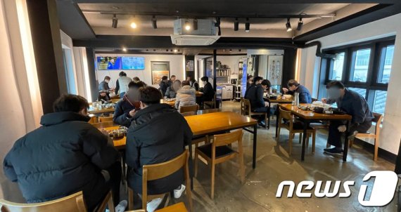 22일 오후 서울 종로구의 한 식당의 모습 (사진은 기사와 무관) 2020.12.22/뉴스1 © News1 김진환 기자