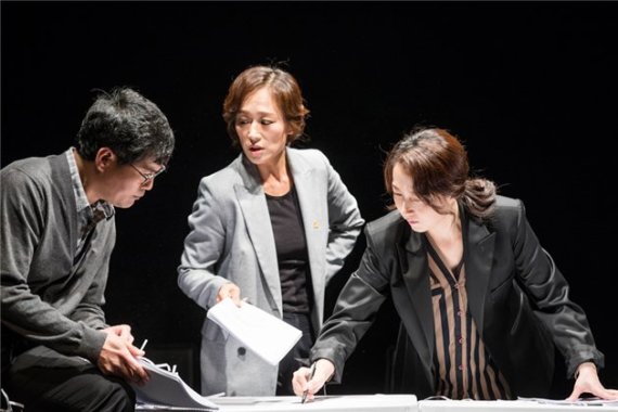 연극 '누란누란' /사진=한국문화예술위원회