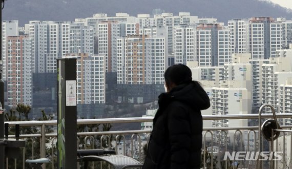 서울 성동구 응봉산에서 바라본 도심 아파트 단지의 모습. /사진=뉴시스