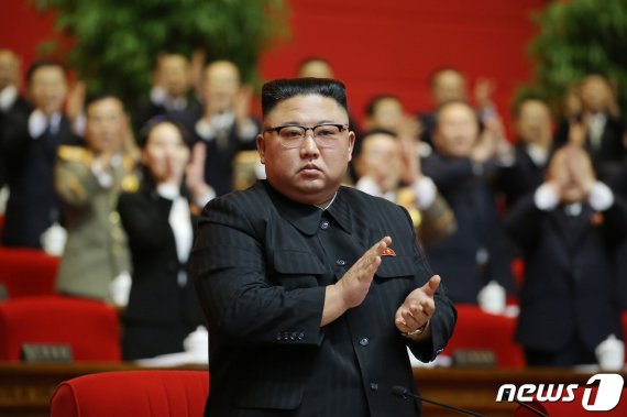 (평양 노동신문=뉴스1) = 김정은 북한 국무위원장이 제8차 노동당 대회를 통해 당 '총비서'로 추대됐다고 당 기관지 노동신문이 11일 전했다. [국내에서만 사용가능. 재배포 금지. DB 금지. For Use Only in the Republic of Korea. Redistribution Prohibited] rodongphoto@news1.kr