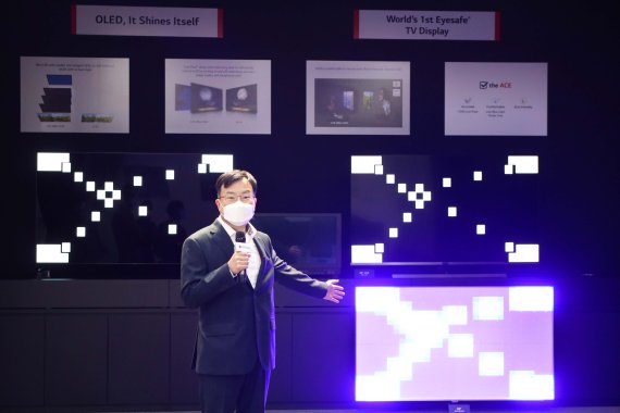 "LG 차세대 OLED TV, 발광효율 20% 높였다" [CES 2021]