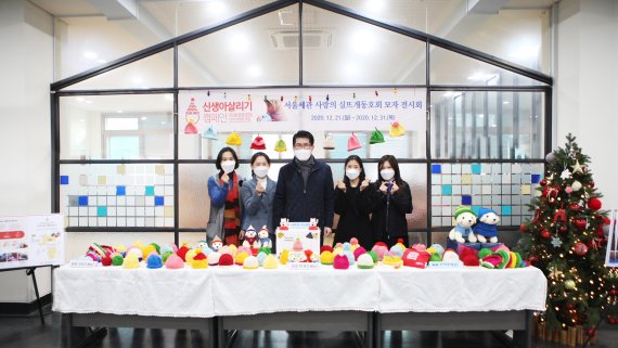 서울세관 뜨개동호회, 제3세계 신생아에 온정 전달