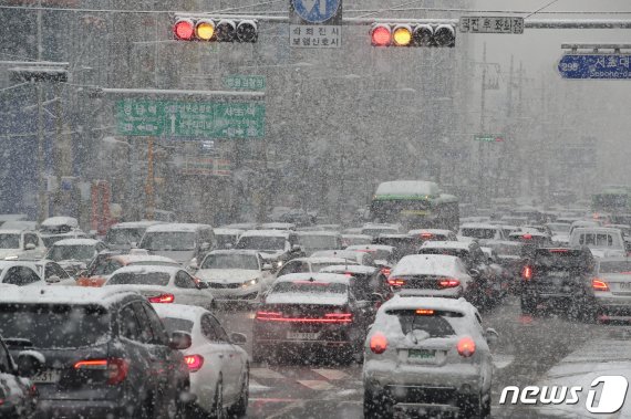 행안부, 대설 '중대본' 가동..1단계 비상근무