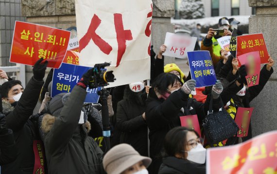 검찰, ‘정인이 사건’ 양모에게 살인죄 적용