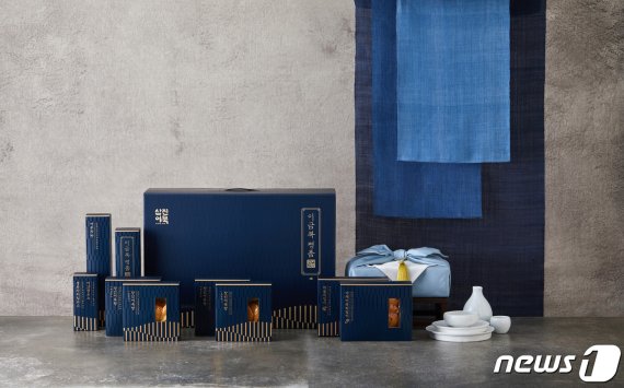 삼진식품이 2021년 설 명절을 맞아 구성한 이금복명품2호.(삼진식품 제공)© 뉴스1