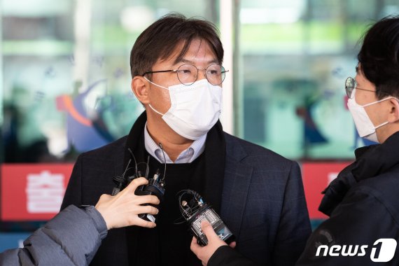 '연세대 전 부총장 딸 부정입학 의혹' 교수 2명 "혐의 부인"