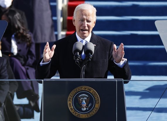 조 바이든 미국 대통령이 20일(현지시간) 워싱턴DC 의회에서 대통령 취임 연설을 하고 있다.로이터뉴스1