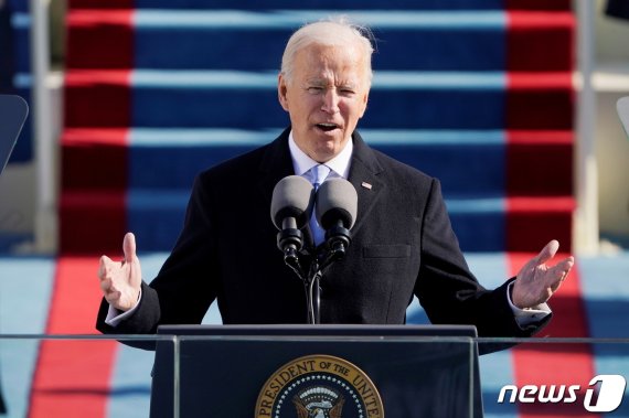 조 바이든 미국 대통령이 20일(현지시간) 의회 의사당 앞에서 열린 취임식에서 취임연설을 하고 있다. 사진=뉴스1