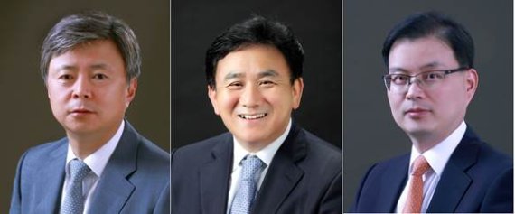 강석훈 총괄 대표변호사·최동렬 신임 대표변호사·윤희웅 대표변호사(왼쪽부터). 율촌 제공