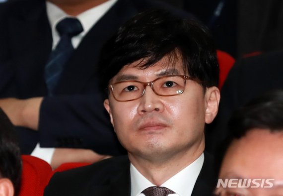 [과천=뉴시스] 이영환 기자 = 한동훈 당시 대검찰청 반부패강력부장이 지난해 1월3일 오전 경기 과천시 법무부에서 열린 추미애 법무부 장관 취임식에 참석해 자리에 앉아 있다. 2020.01.03. 20hwan@newsis.com /사진=뉴시스