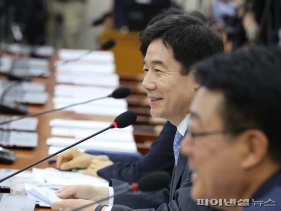 이용호 국회의원(전북 남원·임실·순창)은 "여전히 외국인의 국내 부동산 거래 중 상당 부분은 투기성 목적이 다분한 만큼, 국민 법 감정에 합당한 부동산 세정이 가능하도록 정부의 지속적인 개선 노력이 뒤따라야 할 것"이라고 말했다. 사진=이용호 의원실