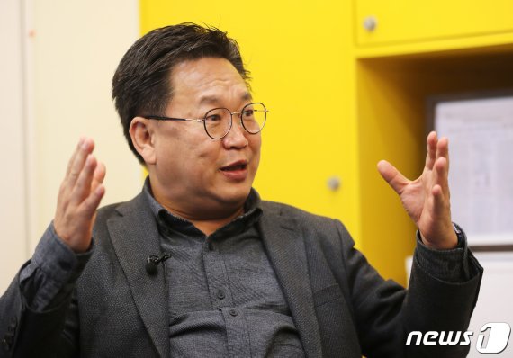 존리 메리츠자산운용 대표가 13일 뉴스1과 인터뷰를 하고 있다. 2021.1.13/뉴스1 © News1 이성철 기자