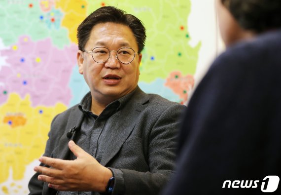 존리 메리츠자산운용 대표가 13일 뉴스1과 인터뷰를 하고 있다. 2021.1.13/뉴스1 © News1 이성철 기자