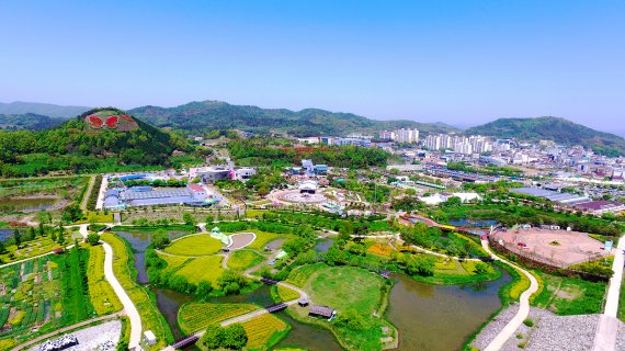 지난 2019년 함평엑스포공원에서 열린 제21회 함평나비대축제 장면