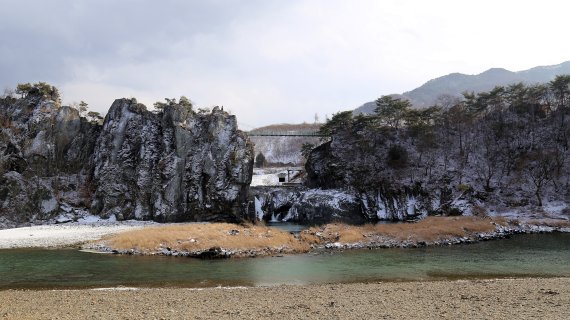 수주팔봉과 수주팔봉 출렁다리