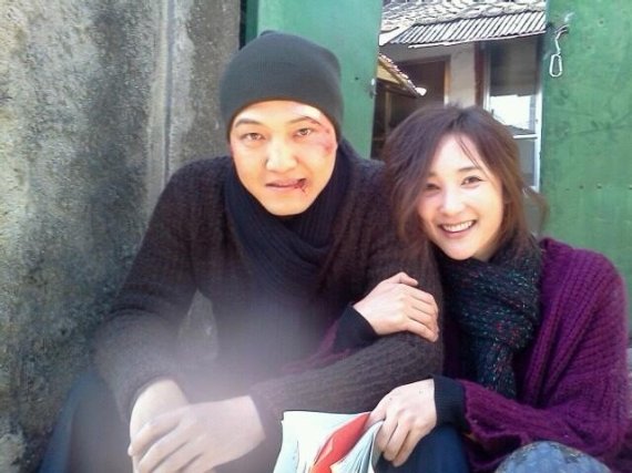 생전 김보경이 트위터에 올린 '아모레미오' 촬영 현장서 찍은 사진