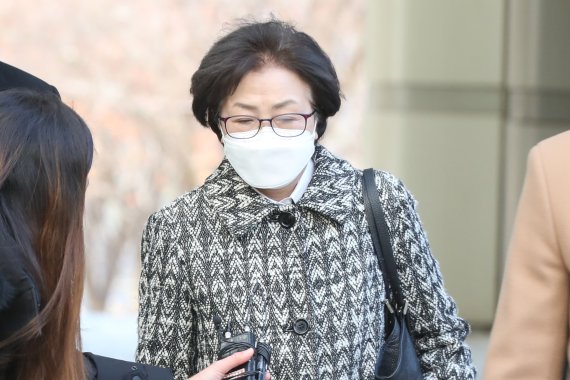 '환경부 블랙리스트' 김은경 1심 징역 2년6월..법정구속(종합)
