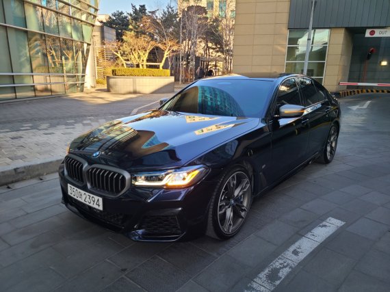 시승차 BMW M550i xDrive © 뉴스1 김민석 기자