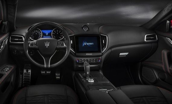 "반전매력의 車"…마세라티 기블리 S Q4 타보니