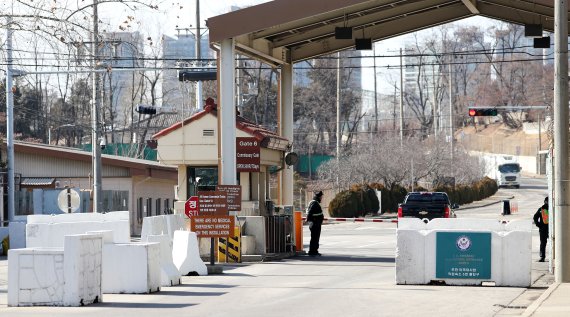 [서울=뉴시스]홍효식 기자 = 지난 1월27일 서울 용산구 미군기지 입구. 2021.02.12. yesphoto@newsis.com /사진=뉴시스