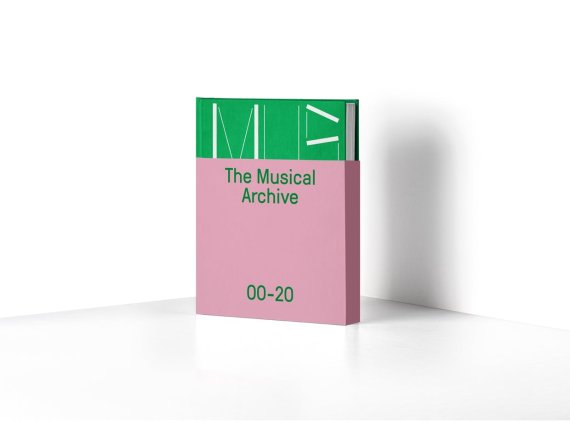 [서울=뉴시스] '더뮤지컬' 창간 20주년 아카이브북. 2021.02.14. (사진 = '더뮤지컬' 제공) photo@newsis.com