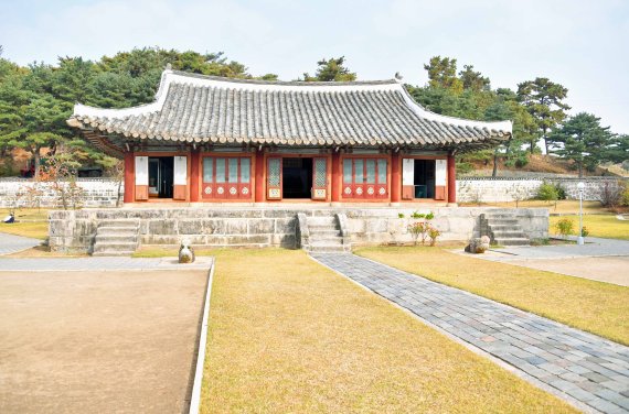 개성 고려성균관의 대성전 전경. 원래 공자를 제사 지내던 사당건물이었으나 현재는 전시관으로 이용되고 있다. (미디어한국학 제공) 2021.02.13.© 뉴스1