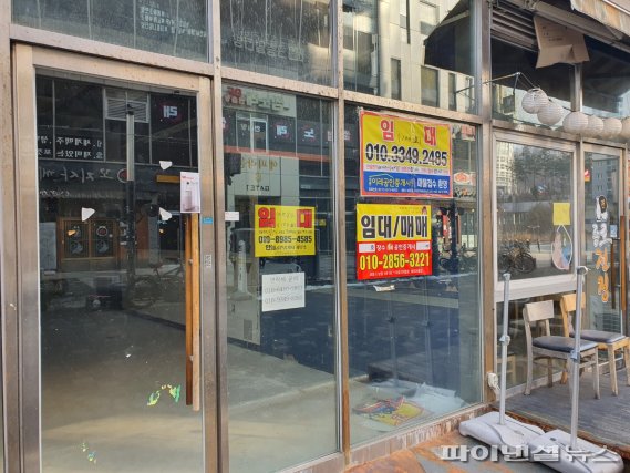 자영업자 폐업으로 텅 빈 세종시 도담동 상가 1층. /사진=김용훈 기자