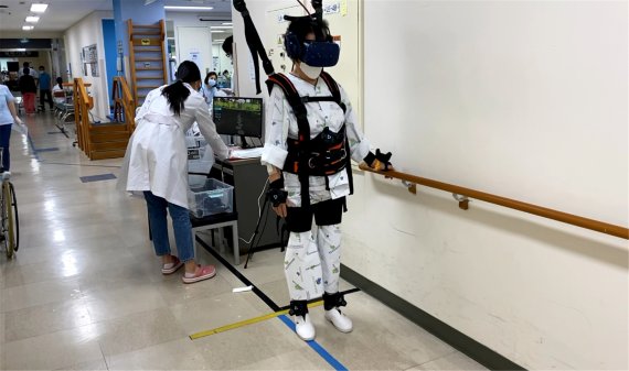VR로 수술 교육하고 뇌졸중·치매 재활치료까지