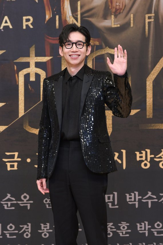 [서울=뉴시스]배우 봉태규가 19일 열린 SBS 금토극 '펜트하우스2' 제작발표회에 참석했다. (사진=SBS 제공) 2021.02.19. photo@newsis.com