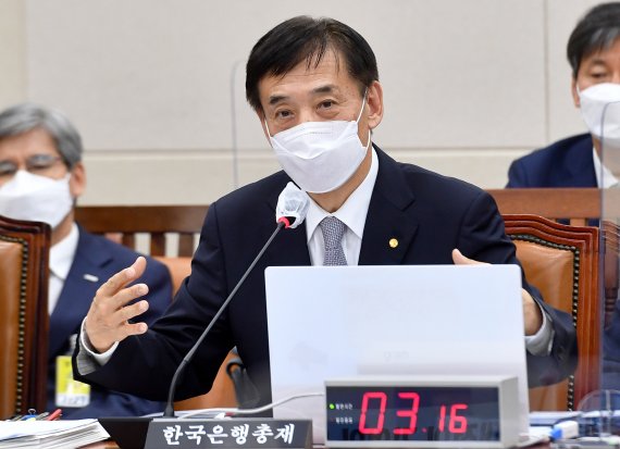 이주열 한은 총재 "한은의 국채 직접 인수, 바람직하지 않아"