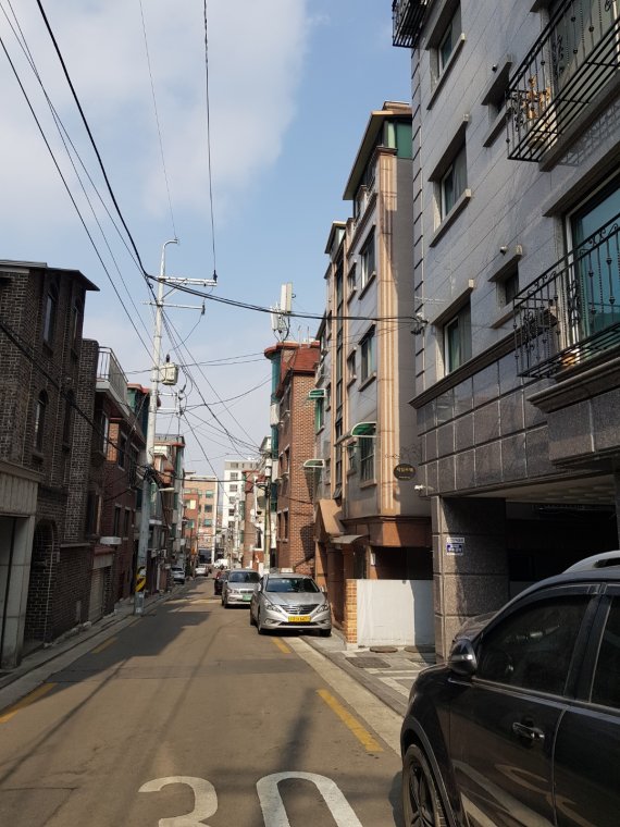 23일 서울 광진구 중곡동 빌라촌에 신축 빌라들이 즐비해있다. 이 곳은 2·4 공급대책 이후 거래 문의는 줄었지만 실수요자들을 중심으로 꾸준한 거래가 이뤄지고 있다. 사진=박소연기자