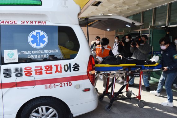 중부권역예방접종센터에서 화이자 백신 접종에 대비해 모의훈련을 하고 있다.© 뉴스1