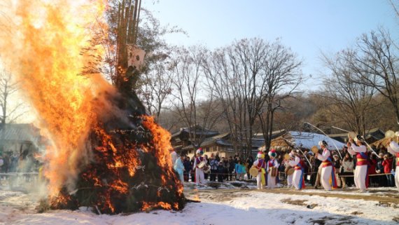 달집태우기. 한국민속촌 제공