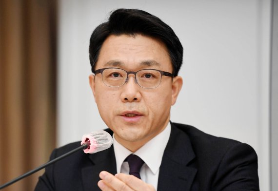 김진욱 고위공직자범죄수사처 처장이 지난달 25일 서울 세종대로 프레스센터에서 열린 관훈포럼에서 '민주공화국과 법의 지배'를 주제로 기조발언을 하고 있다. /사진=김범석 기자