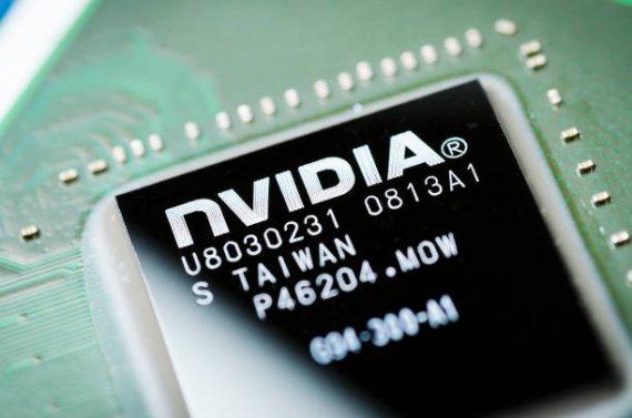 엔비디아가 올 1·4분기에 가상자산 채굴용 그래픽카드(GPU)로 5000만달러(약 554억원)의 수익을 기대하고 있다고 밝혔다. 또한 향후 모든 분기 수익 보고서에서 가상자산 채굴용 GPU의 엔비디아 수익 기여도를 정량화해 공개하기로 했다.